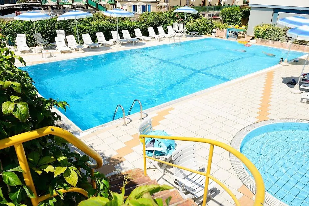 Hotel Caesar Cesenatico 4*,